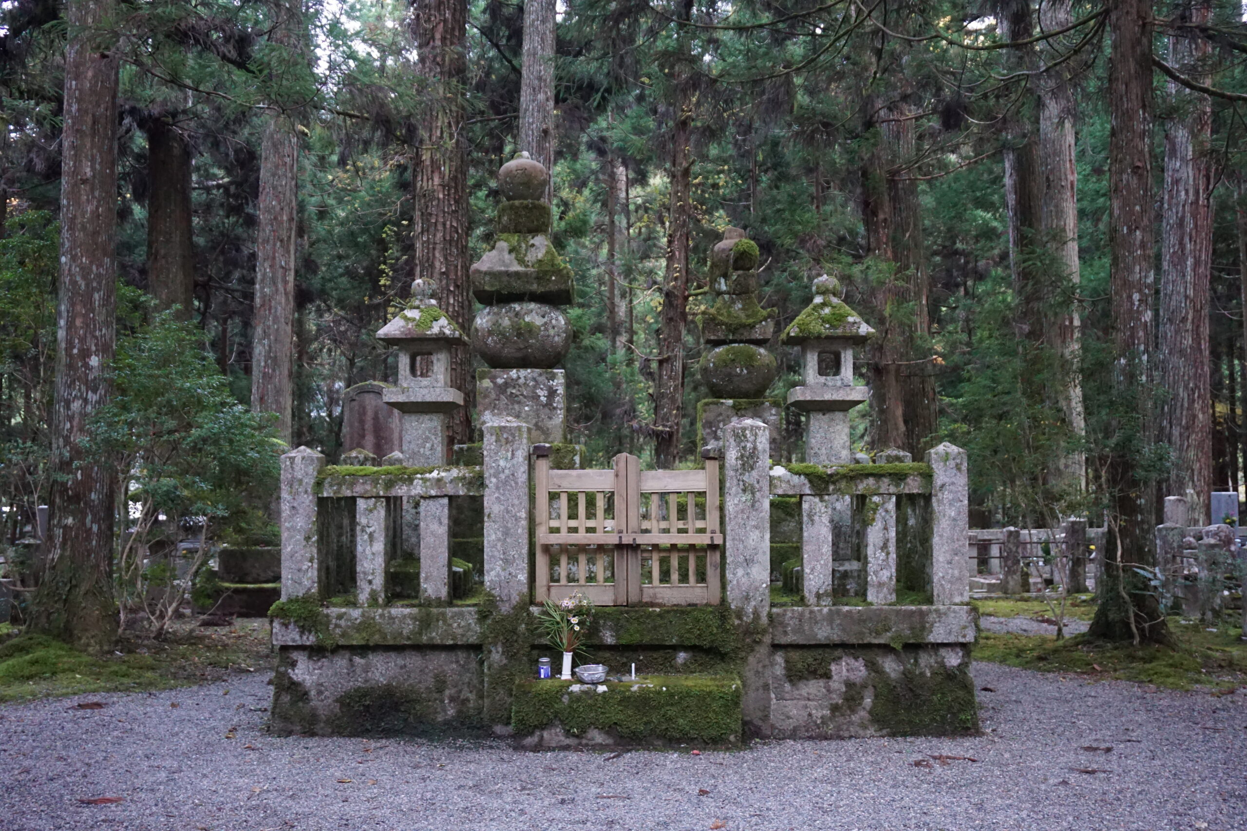 武田信玄・武田勝頼墓地1