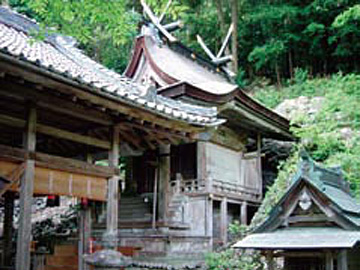 白岩丹生神社本殿2