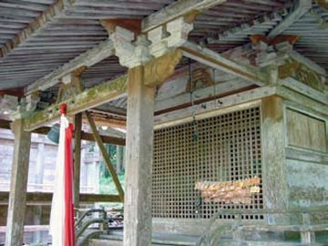 下阿田木神社本殿