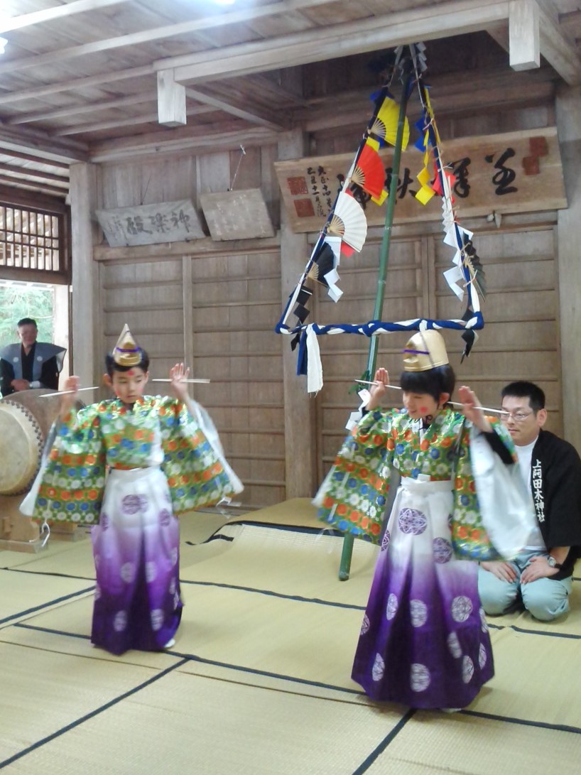 上阿田木神社の春祭り
