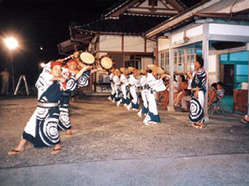 お夏清十郎踊り