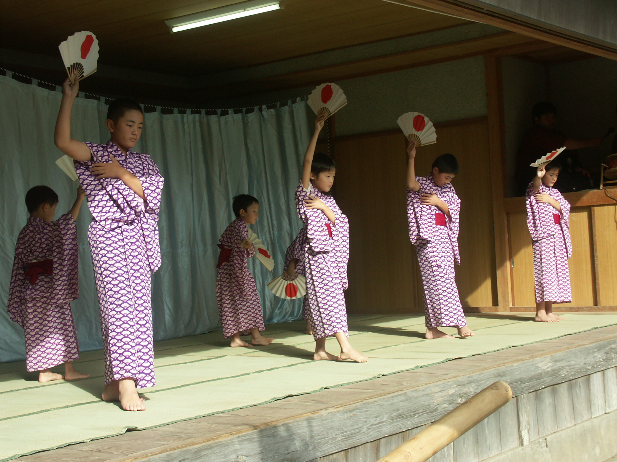 東岩代の子踊り