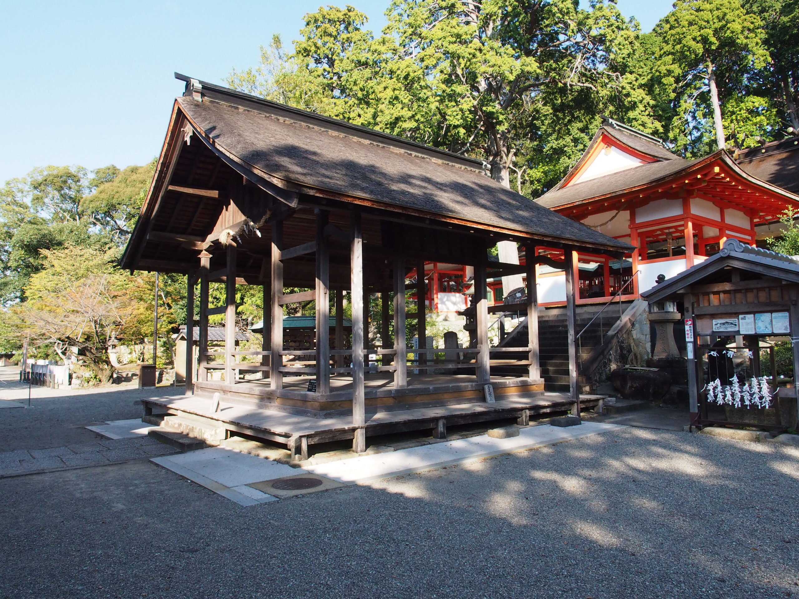 広八幡神社舞殿1