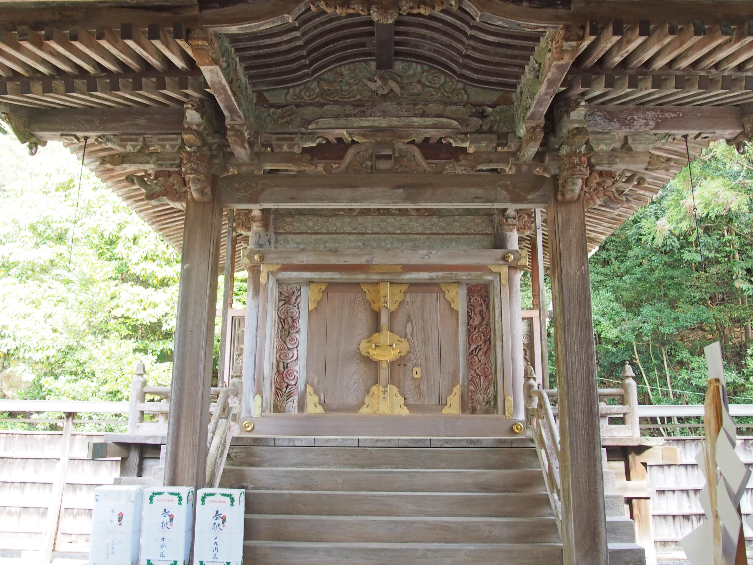 日神社本殿